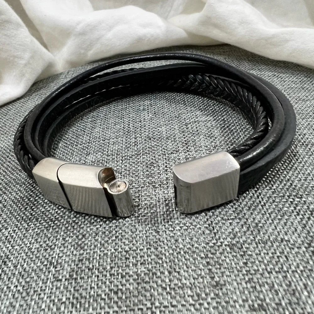 Men's Stainless Steel & Black Leather Bracelet With Stainless Steel Secu…☑️